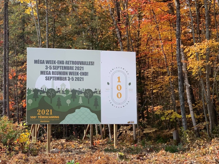Official sign at the two town entrances