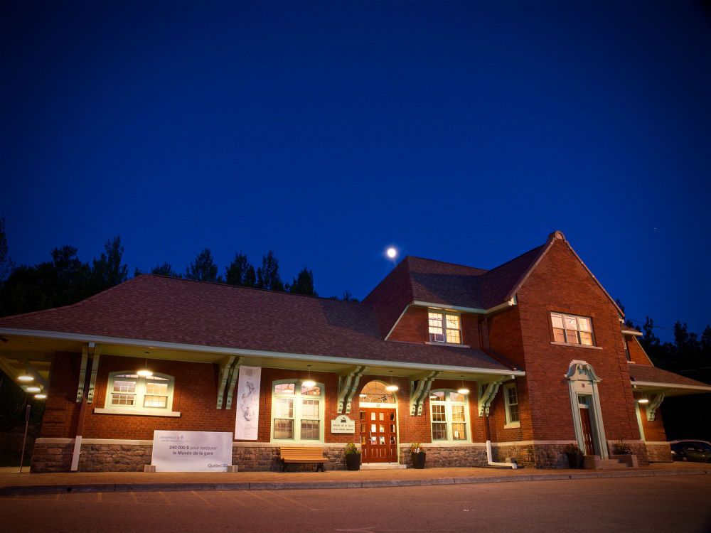 Tourist Information Centre - logo